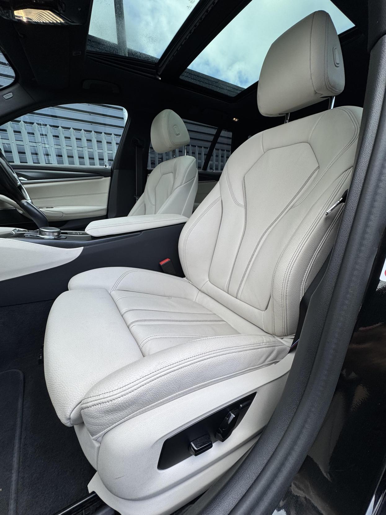 BMW 5 Series 2.0 520d MHT M Sport Touring 5dr Diesel Hybrid Steptronic Euro 6 (s/s) (190 ps)
